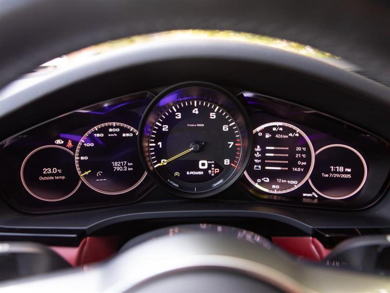 2023 Porsche Cayenne Platinum Edition Photo