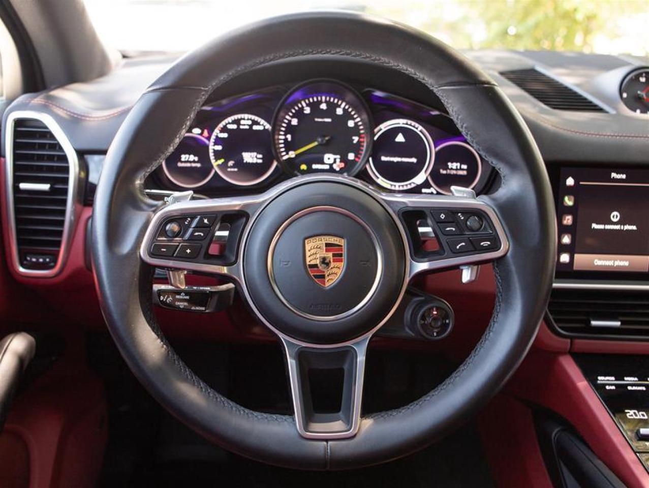 2023 Porsche Cayenne Platinum Edition Photo