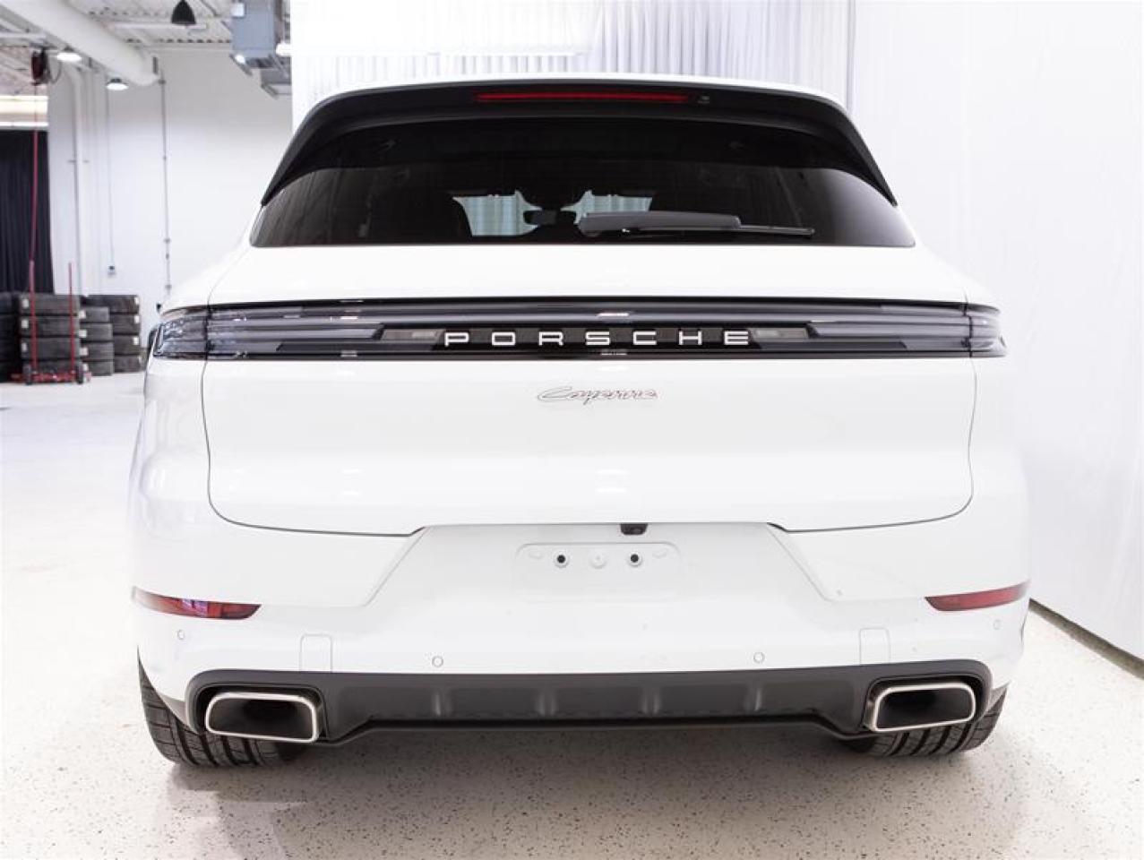 2025 Porsche Cayenne e-Hybrid AWD Photo