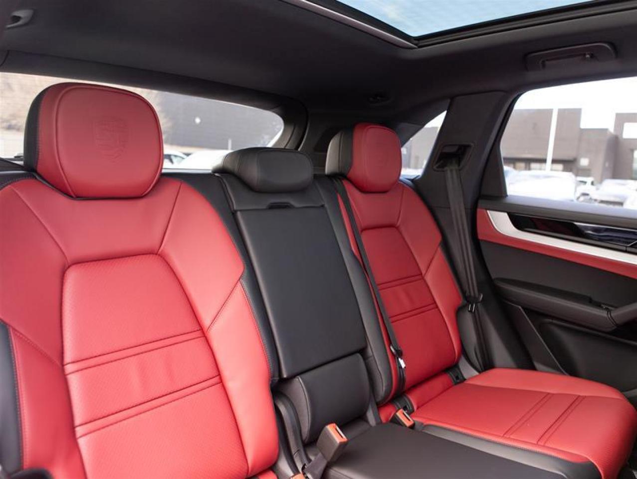 2025 Porsche Cayenne e-Hybrid AWD Photo