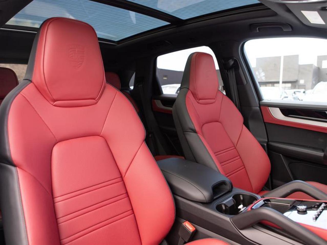 2025 Porsche Cayenne e-Hybrid AWD Photo