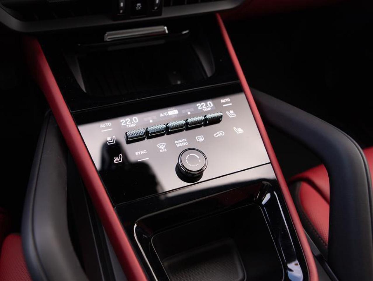 2025 Porsche Cayenne e-Hybrid AWD Photo