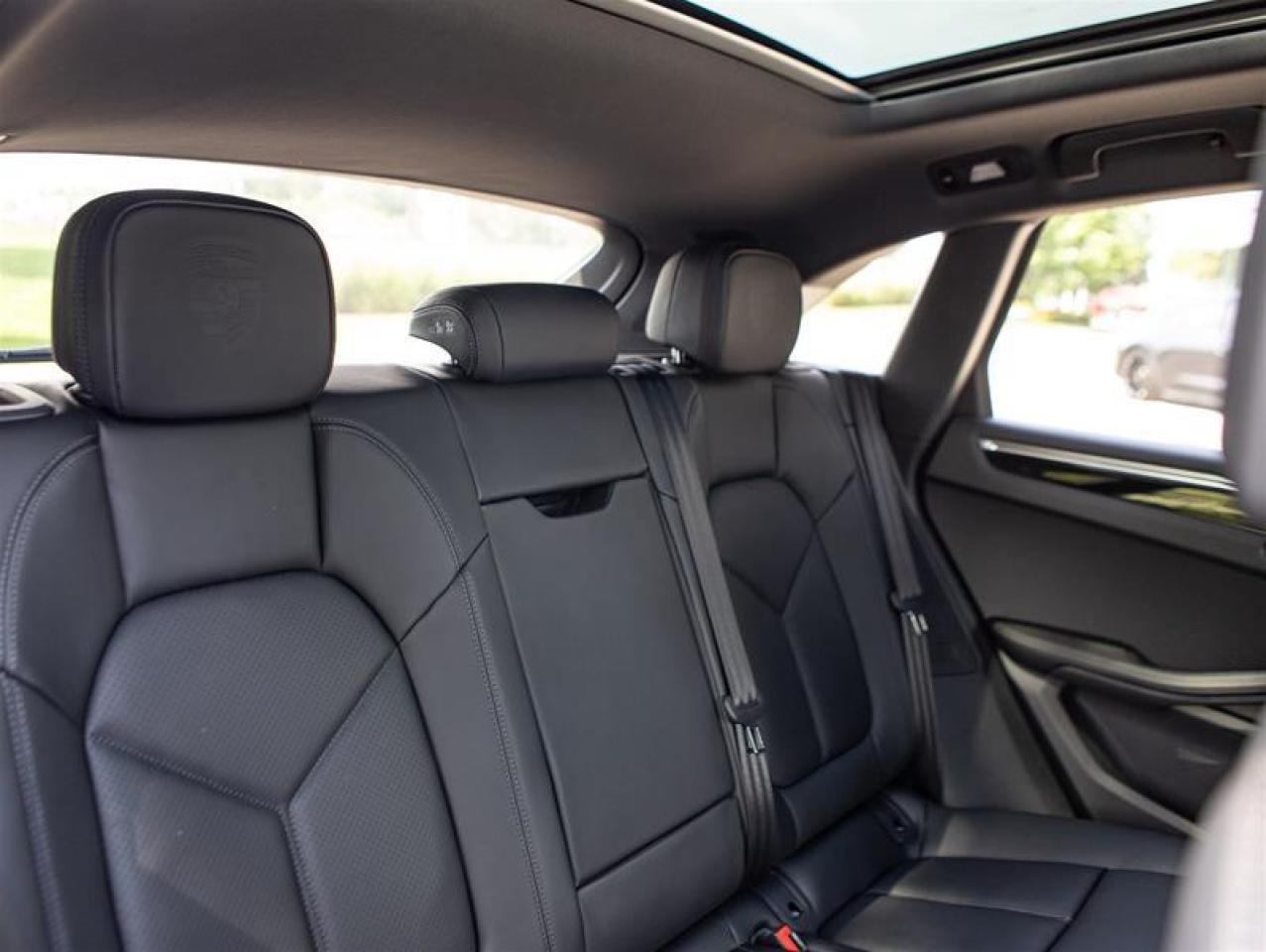 2024 Porsche Macan AWD Photo