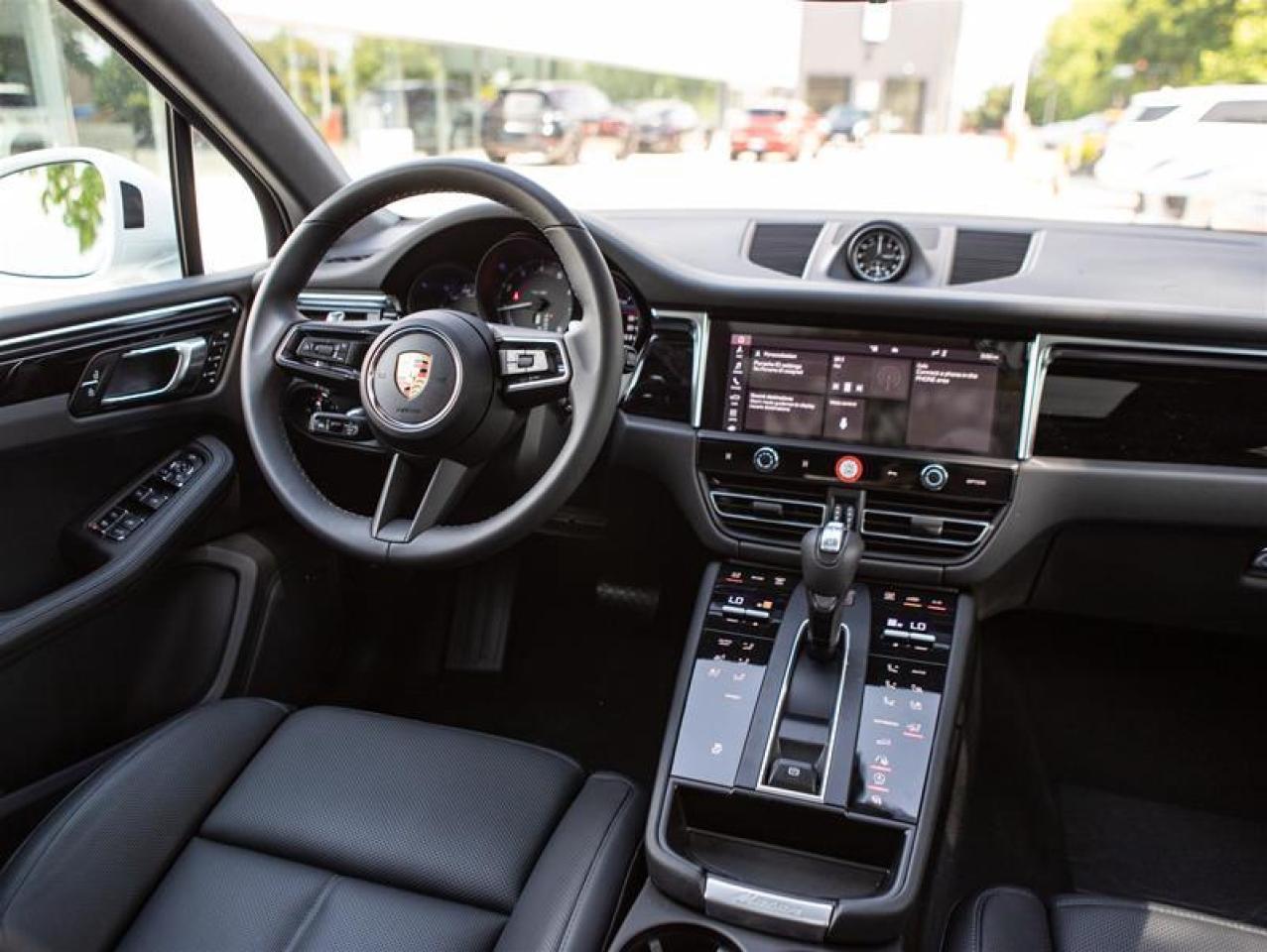 2024 Porsche Macan AWD Photo