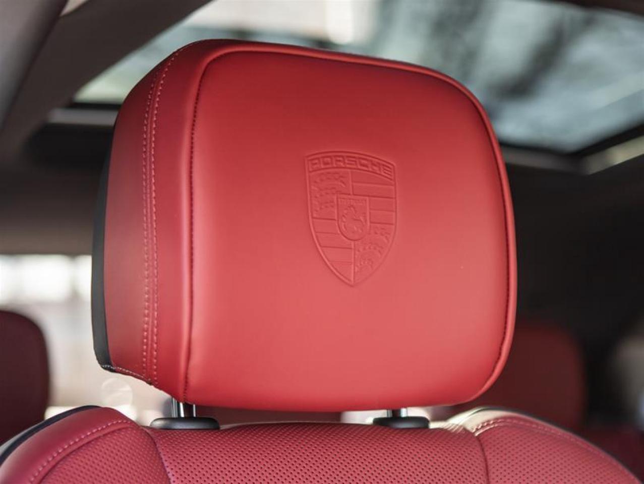 2024 Porsche Macan AWD Photo