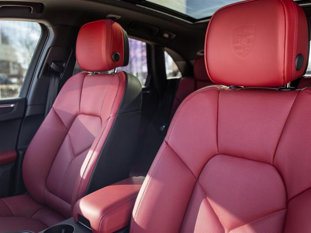 2024 Porsche Macan AWD Photo