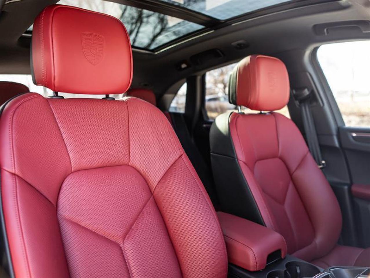 2024 Porsche Macan AWD Photo