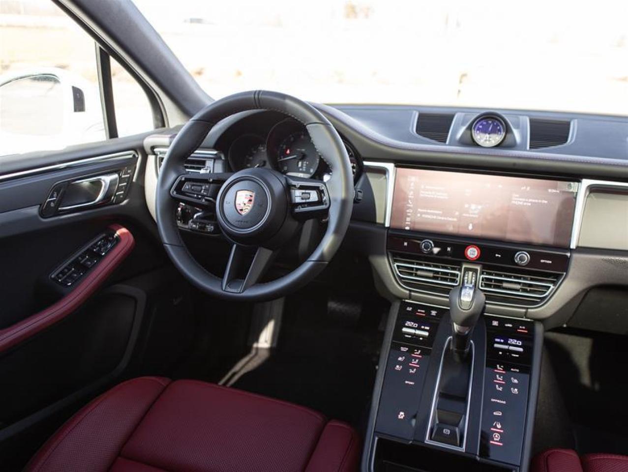 2024 Porsche Macan AWD Photo