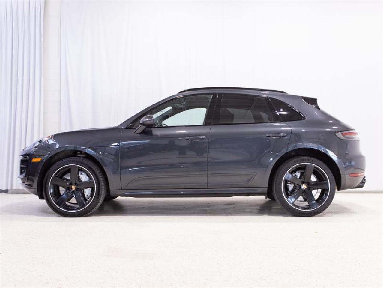 2020 Porsche Macan Turbo Photo