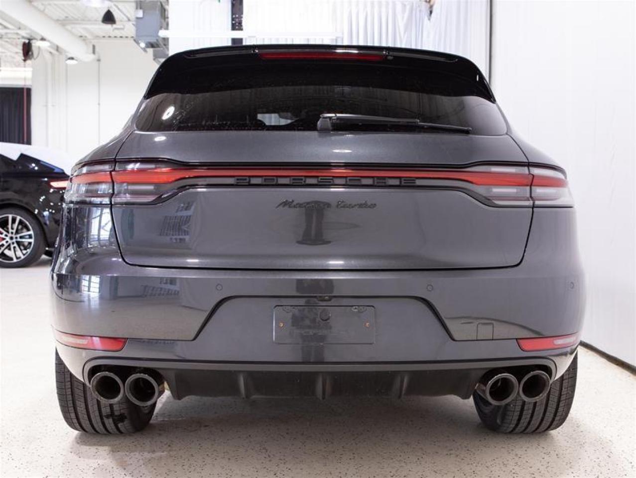 2020 Porsche Macan Turbo Photo