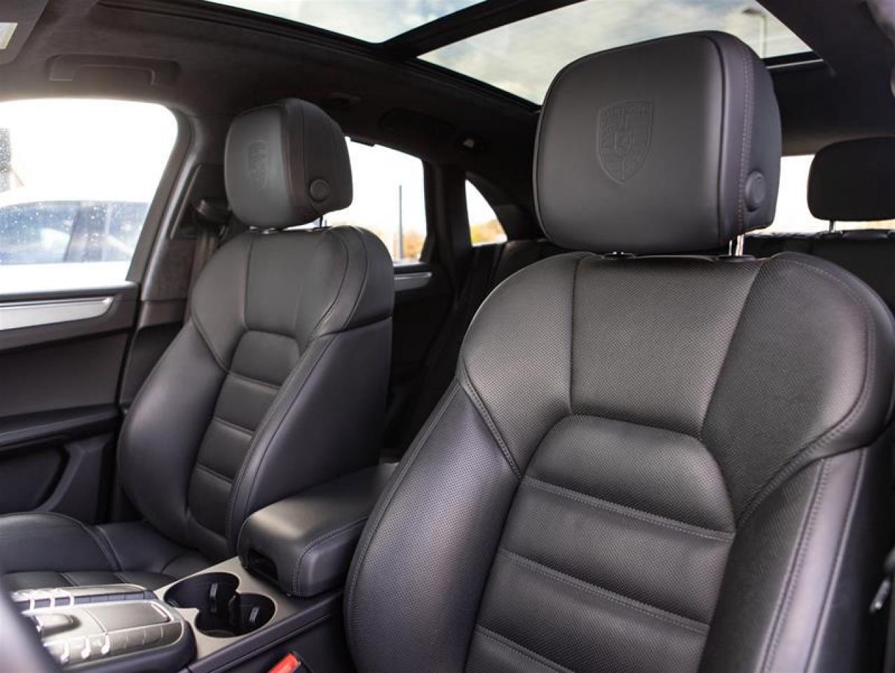 2020 Porsche Macan Turbo Photo