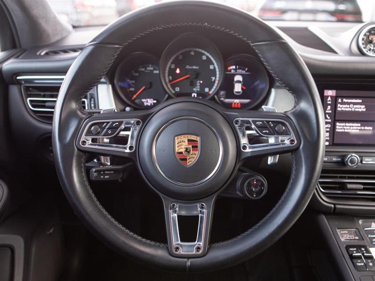 2020 Porsche Macan Turbo Photo