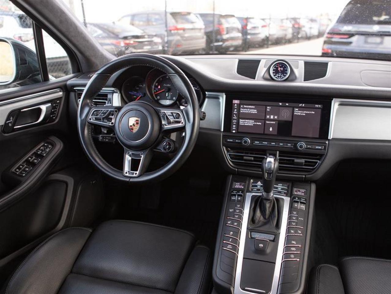 2020 Porsche Macan Turbo Photo