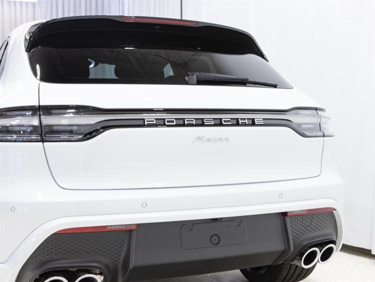 2025 Porsche Macan AWD Photo