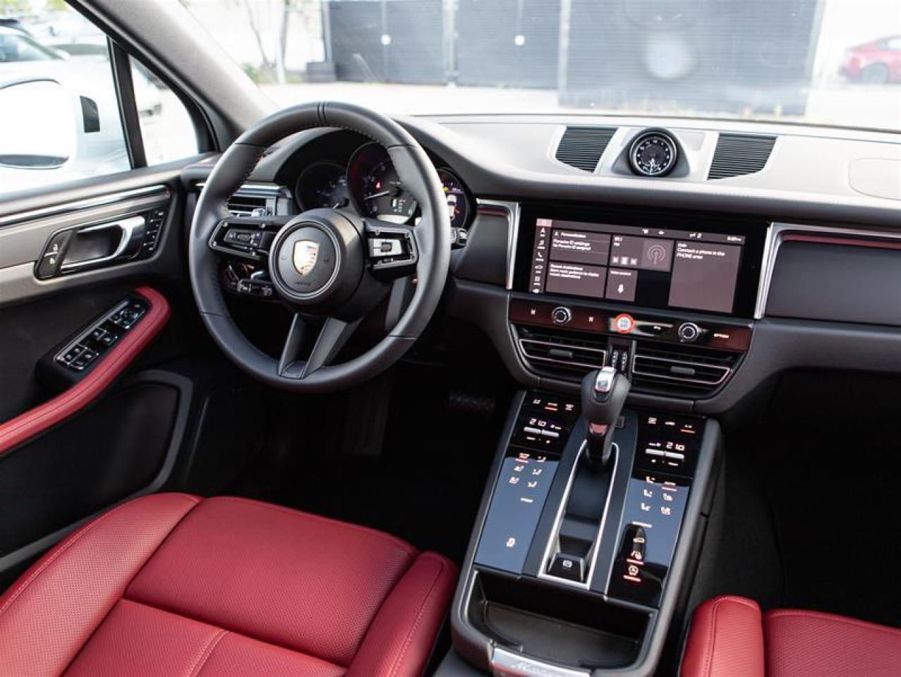 2025 Porsche Macan AWD Photo