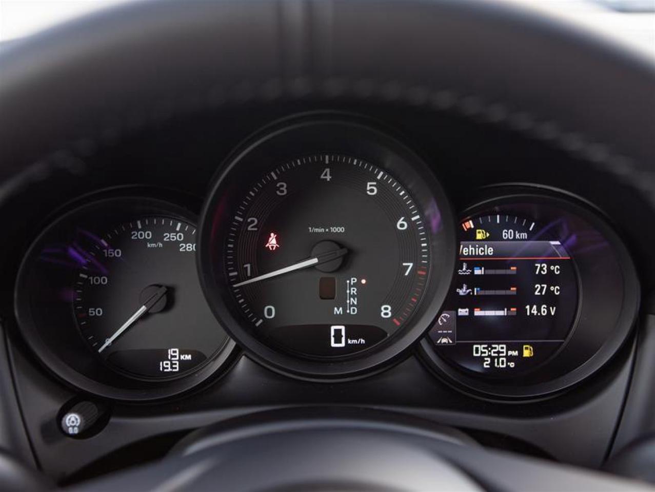 2025 Porsche Macan AWD Photo