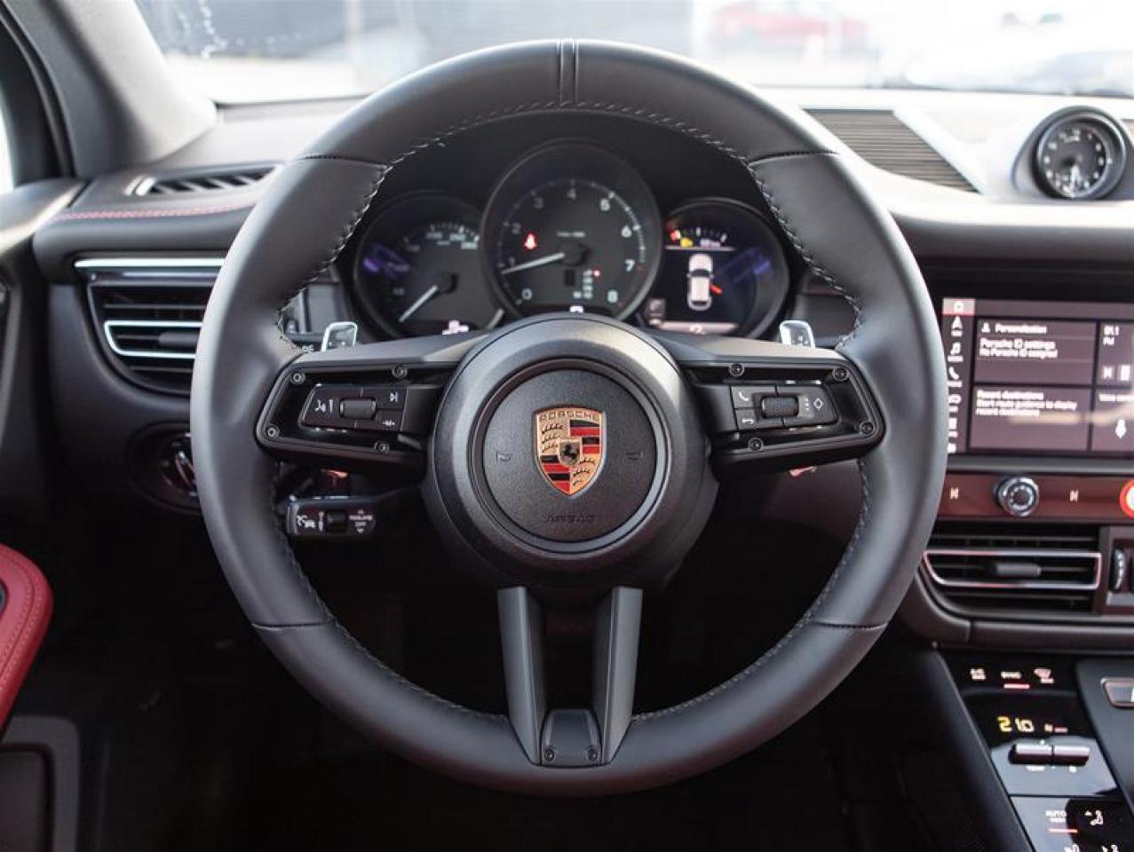 2025 Porsche Macan AWD Photo