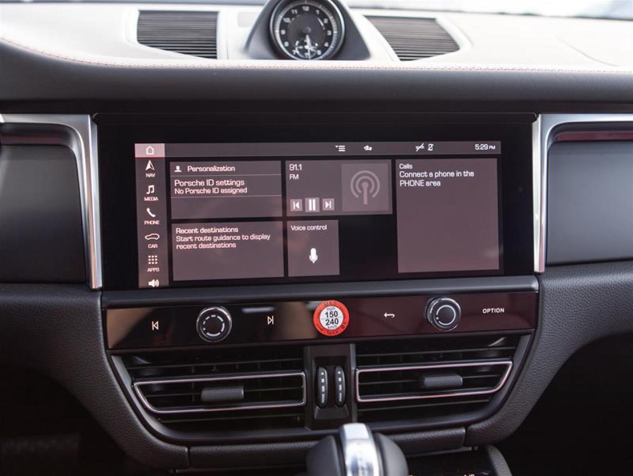 2025 Porsche Macan AWD Photo