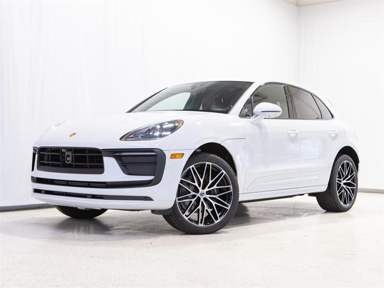 2025 Porsche Macan AWD Photo