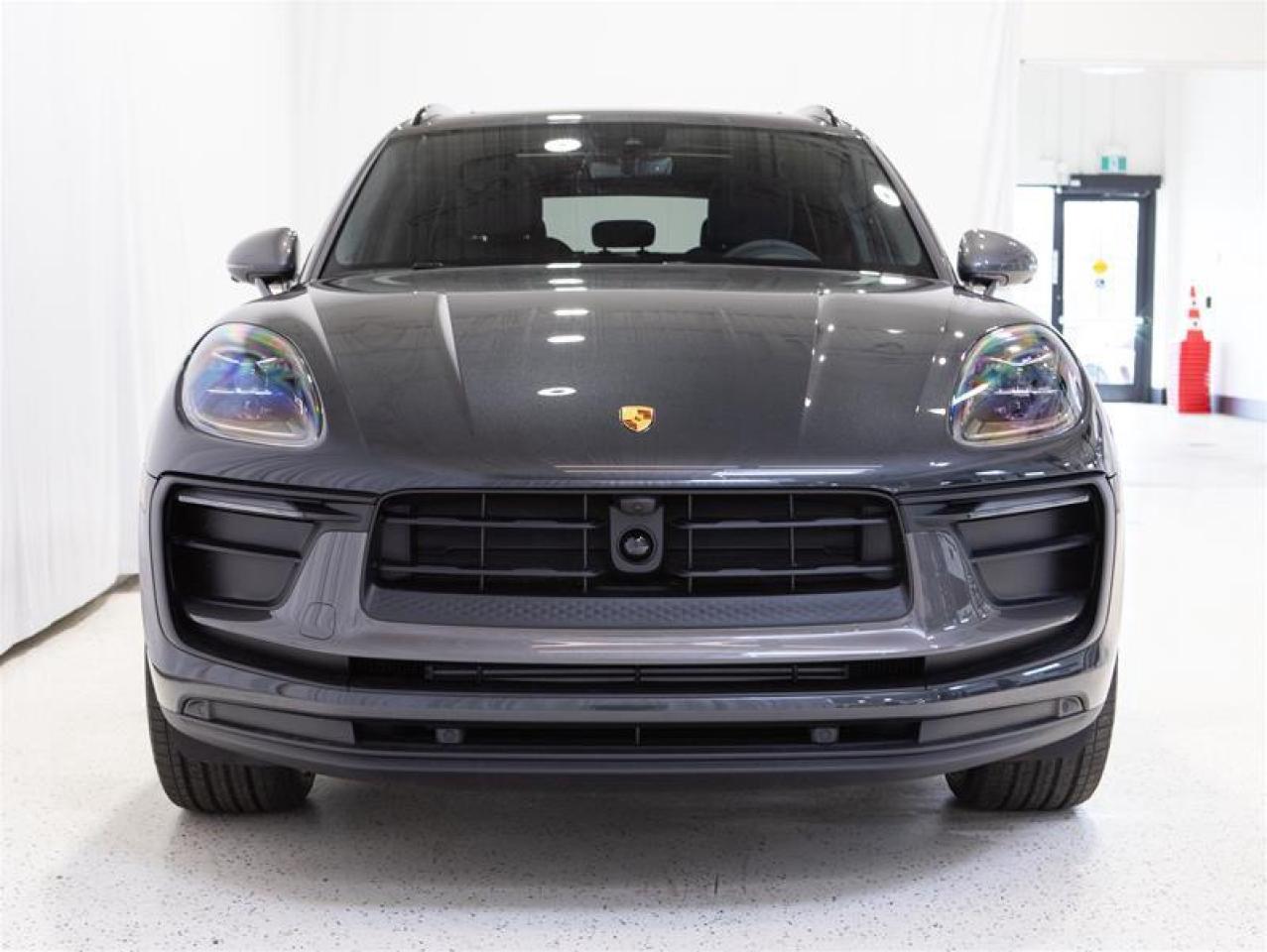 2025 Porsche Macan T AWD Photo