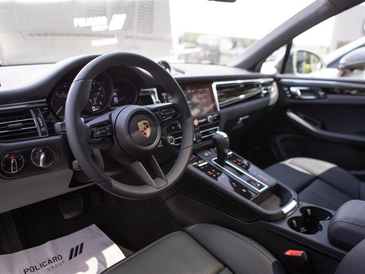 2025 Porsche Macan T AWD Photo