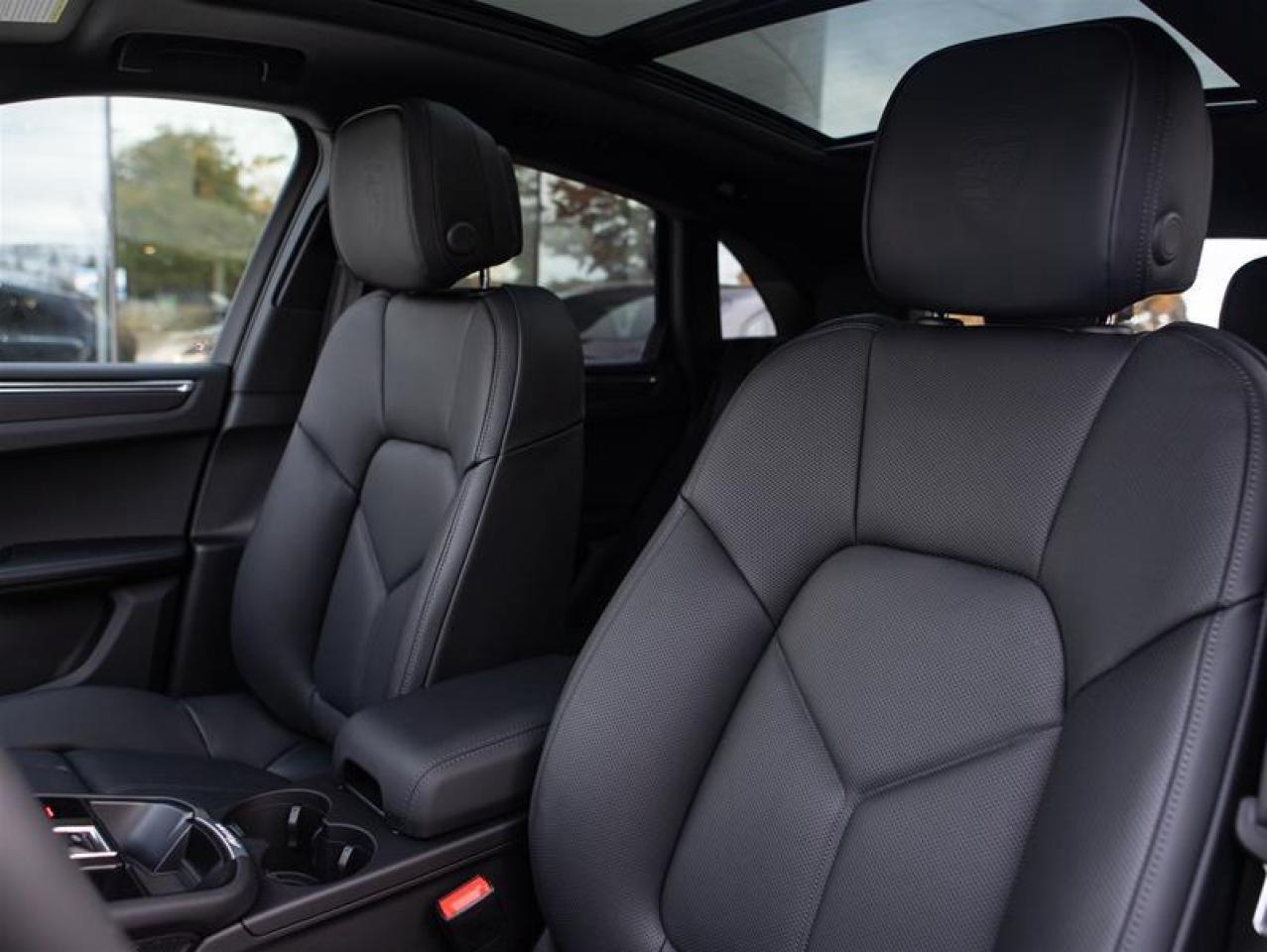 2025 Porsche Macan T AWD Photo