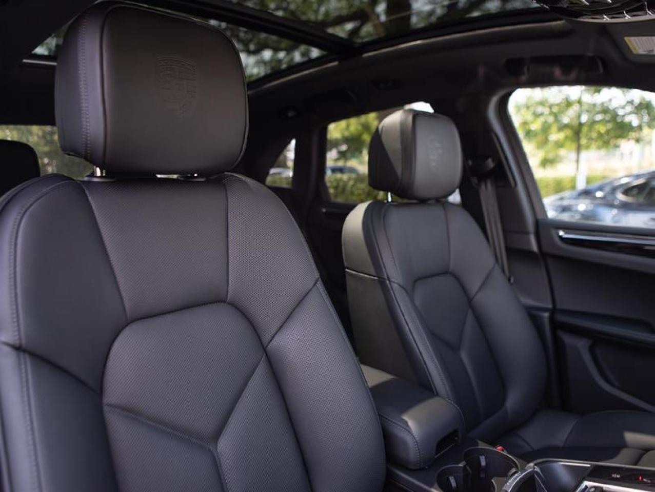 2025 Porsche Macan T AWD Photo