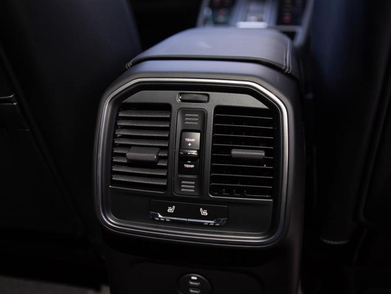 2025 Porsche Macan T AWD Photo