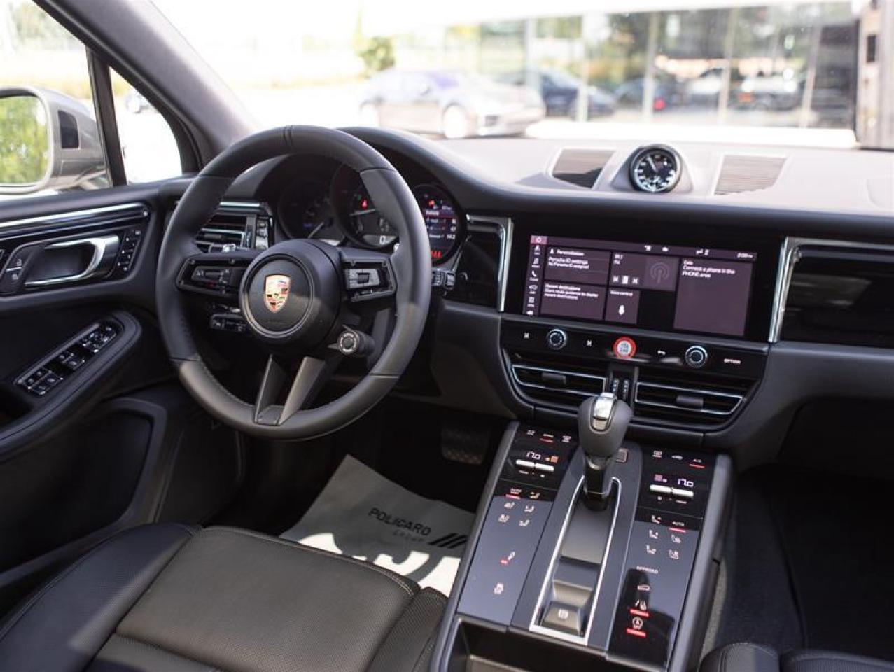 2025 Porsche Macan T AWD Photo