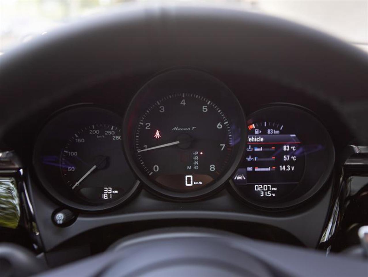 2025 Porsche Macan T AWD Photo