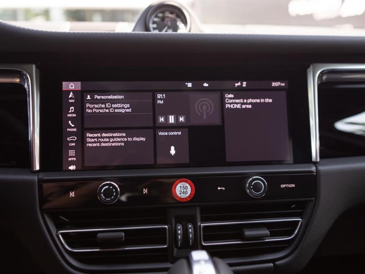 2025 Porsche Macan T AWD Photo