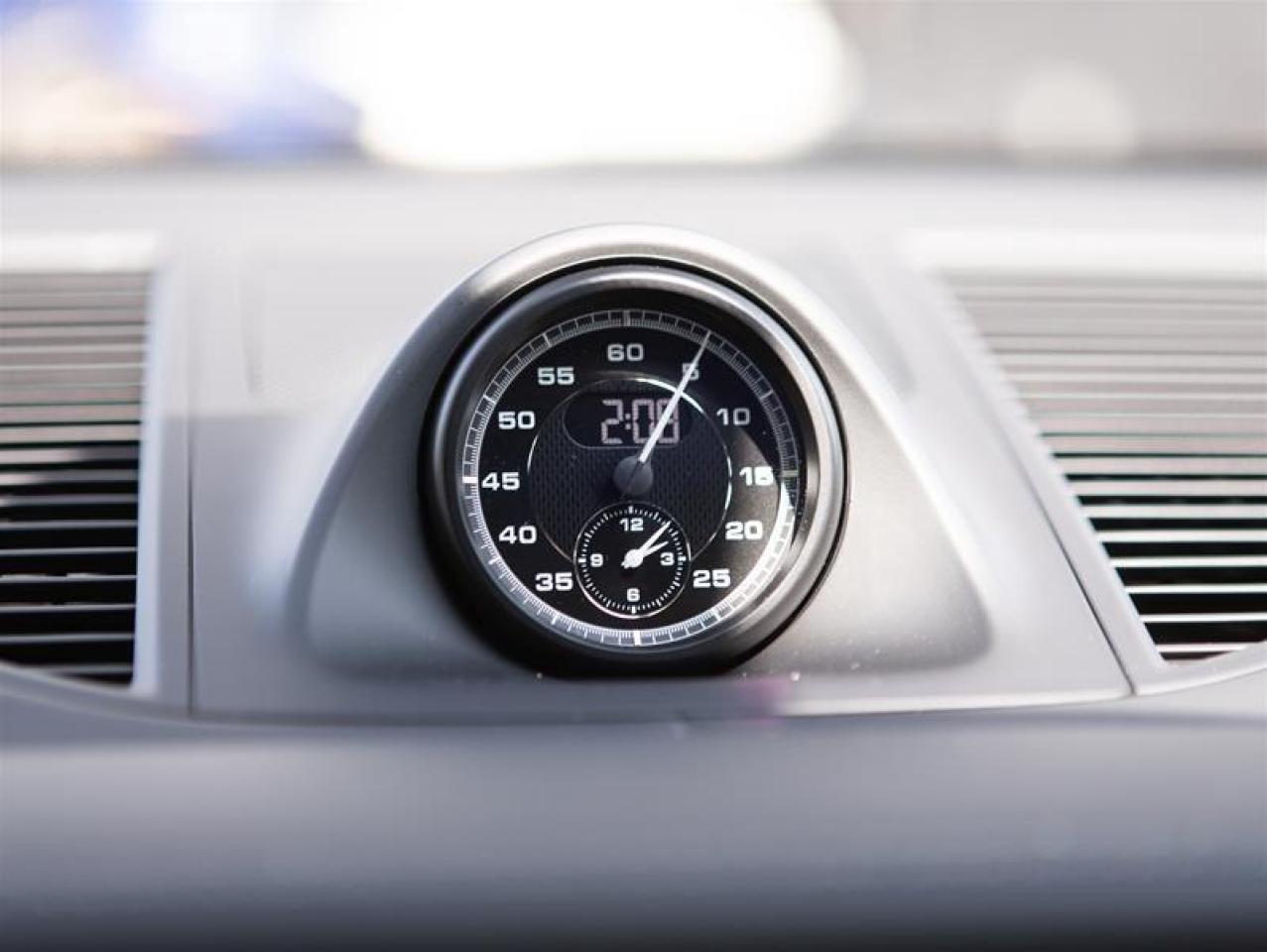 2025 Porsche Macan T AWD Photo