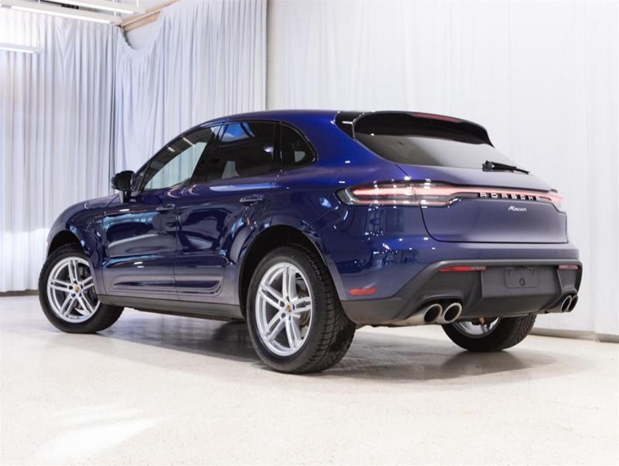 2024 Porsche Macan AWD Photo2