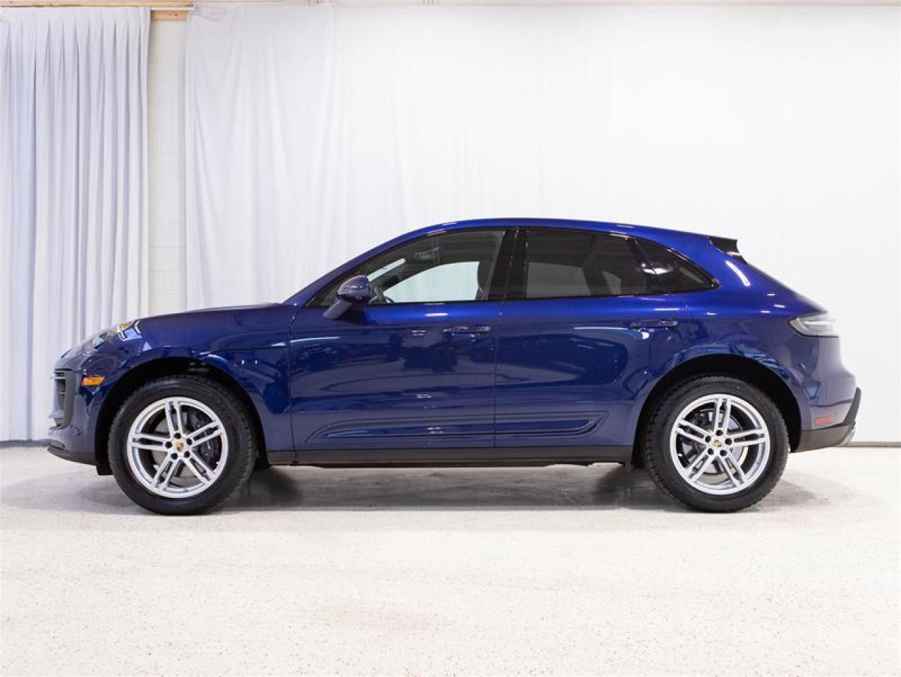 2024 Porsche Macan AWD Photo