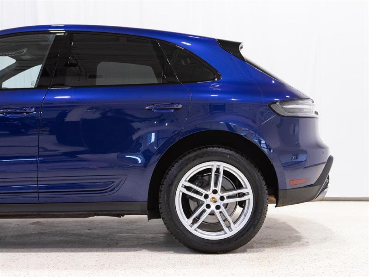 2024 Porsche Macan AWD Photo