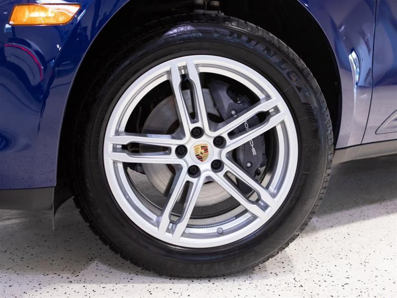 2024 Porsche Macan AWD Photo