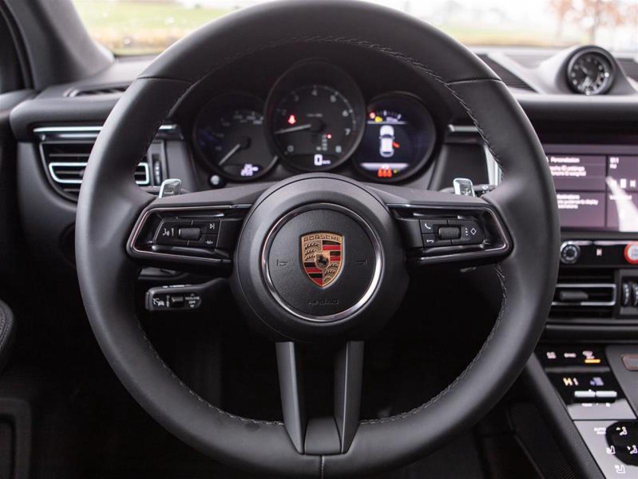 2024 Porsche Macan AWD Photo