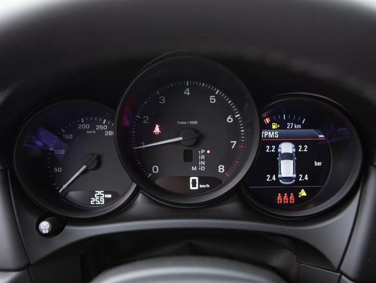 2024 Porsche Macan AWD Photo