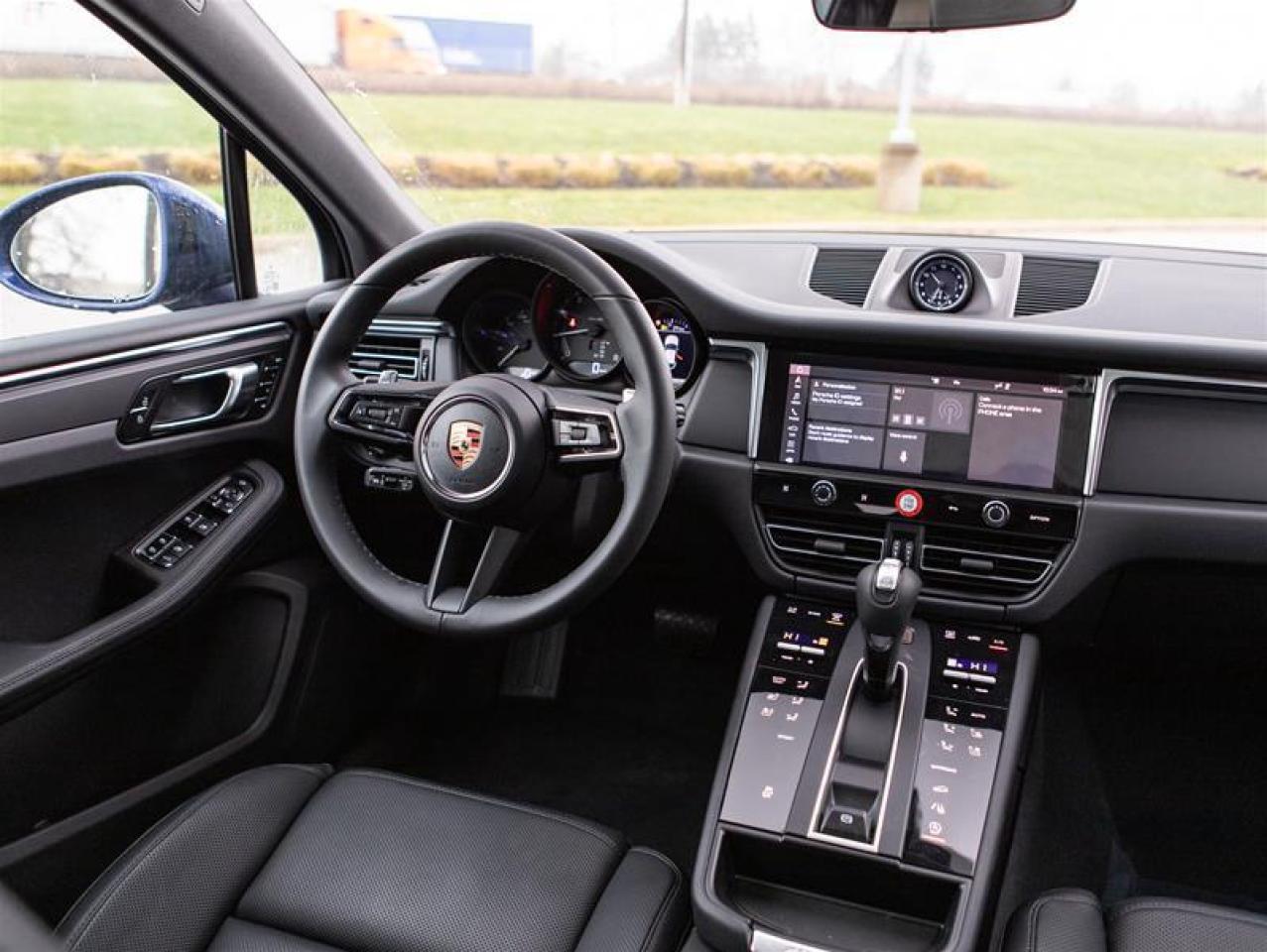 2024 Porsche Macan AWD Photo