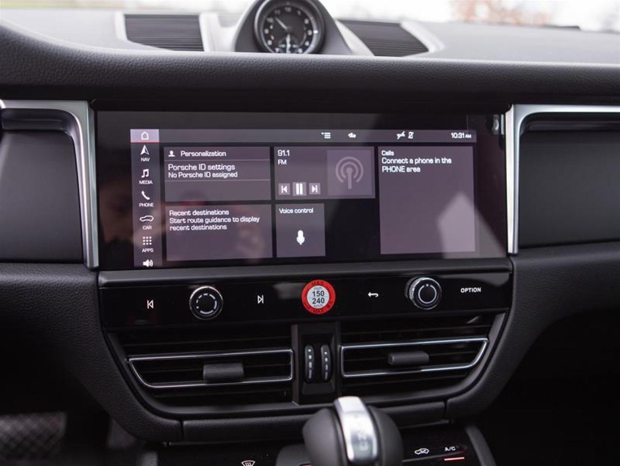 2024 Porsche Macan AWD Photo