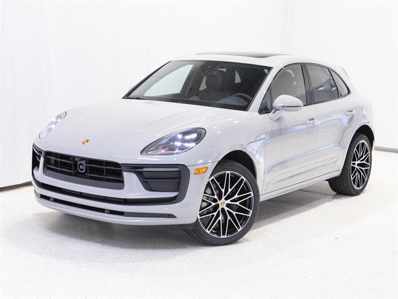2025 Porsche Macan AWD Photo