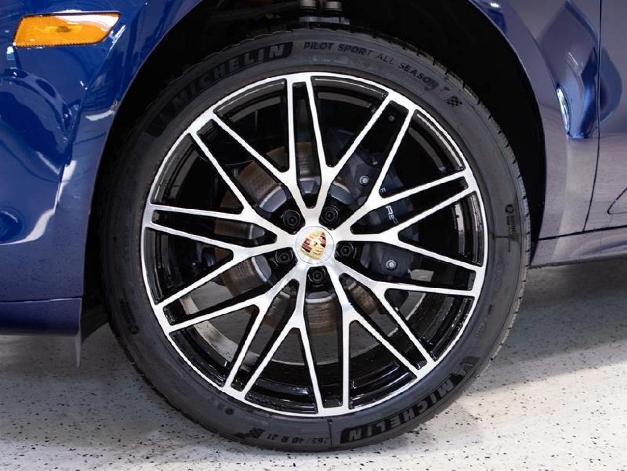 2026 Porsche Macan AWD Photo