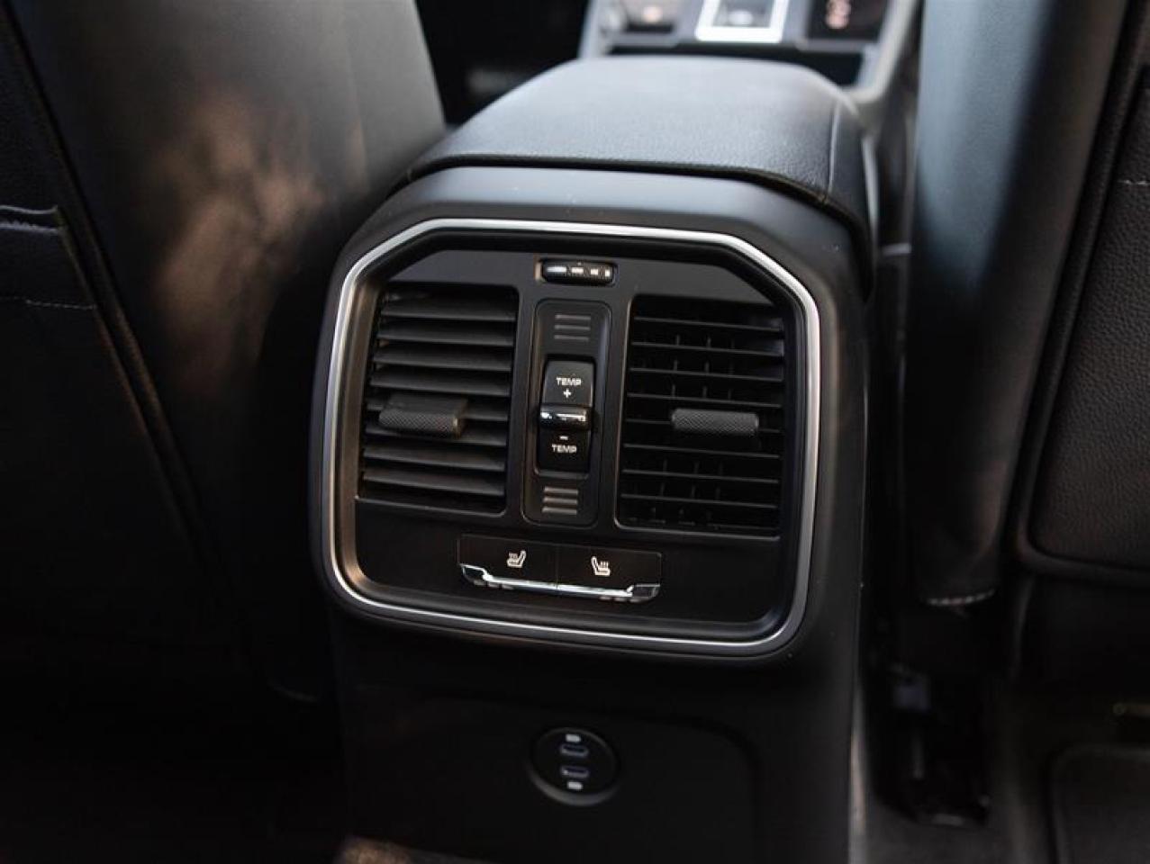 2026 Porsche Macan AWD Photo