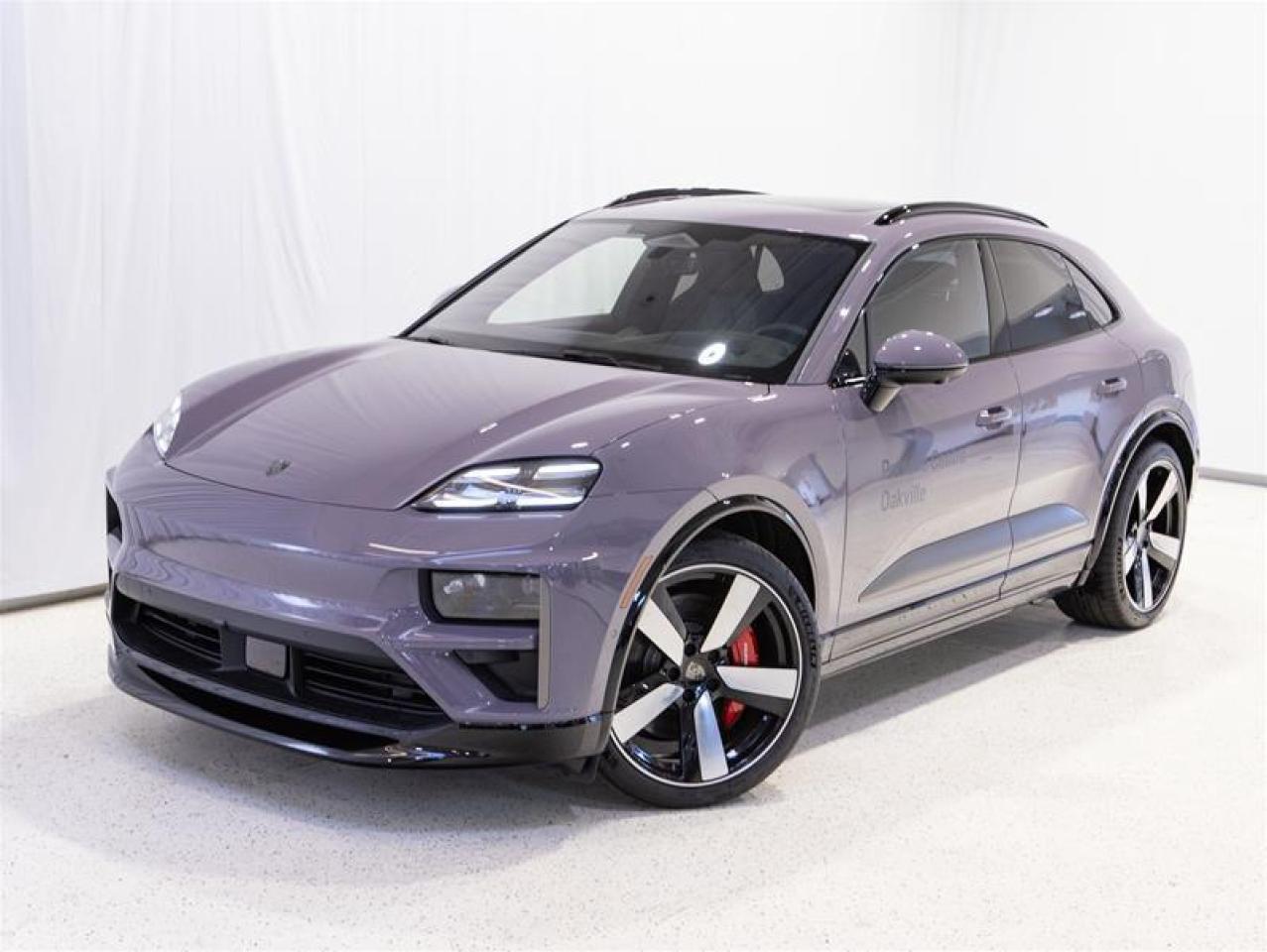 2024 Porsche Macan Electric Turbo AWD Photo