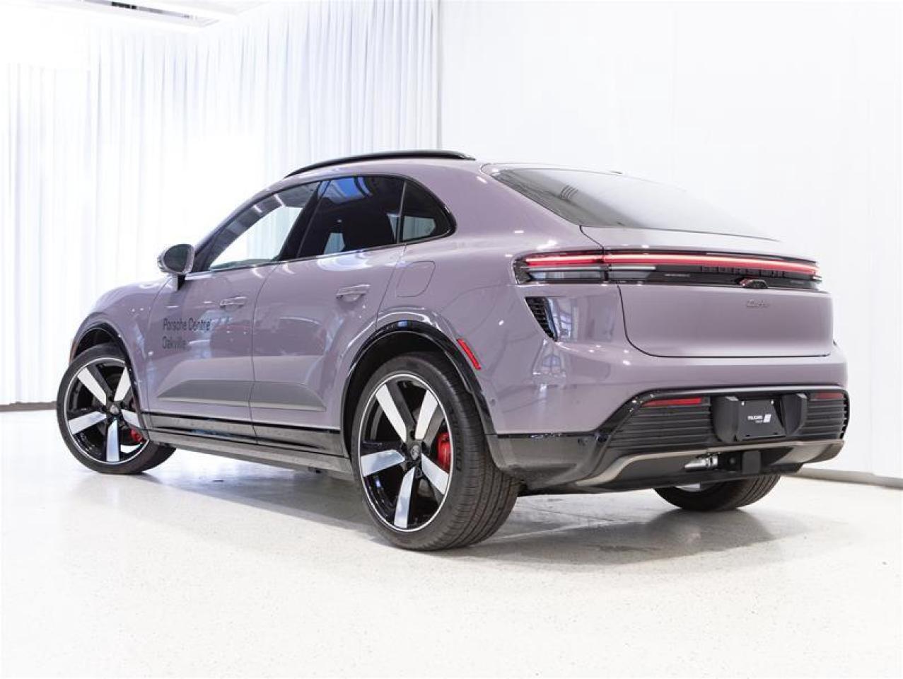 2024 Porsche Macan Electric Turbo AWD Photo