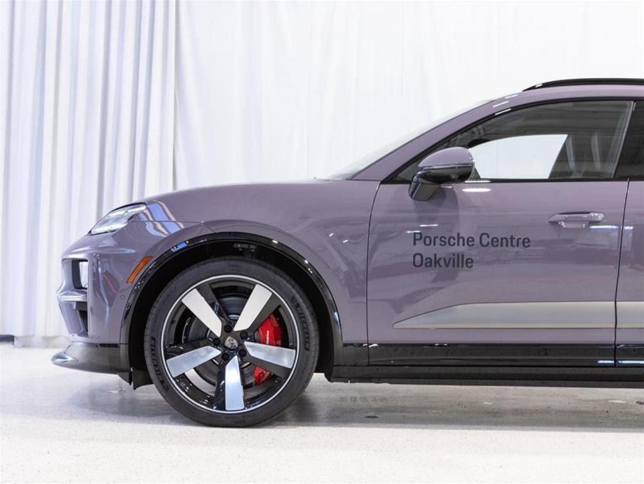 2024 Porsche Macan Electric Turbo AWD Photo4