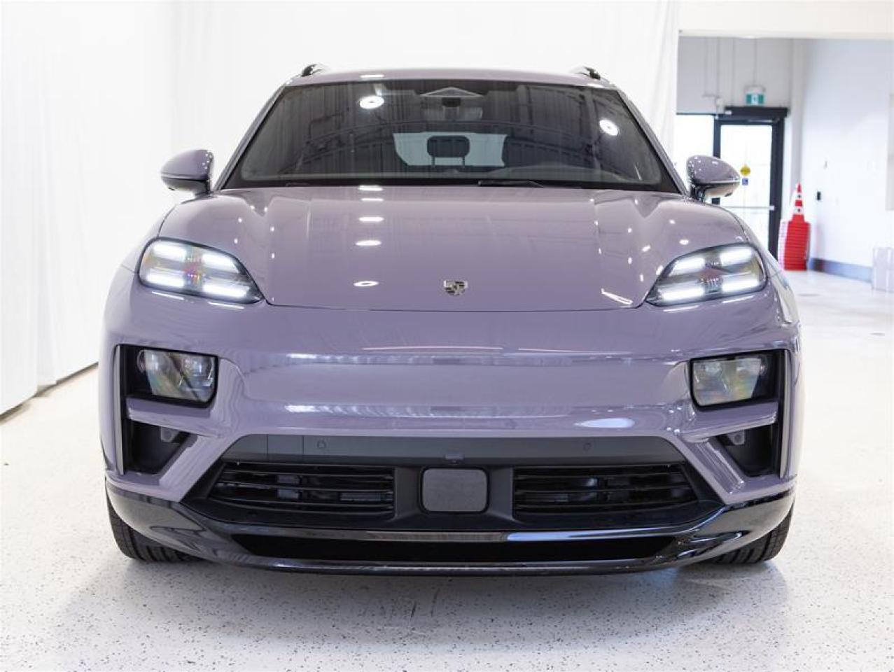 2024 Porsche Macan Electric Turbo AWD Photo