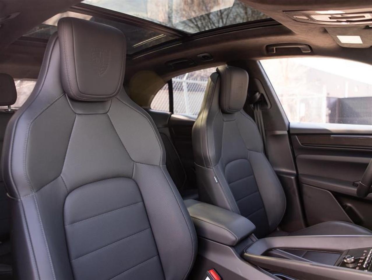 2024 Porsche Macan Electric Turbo AWD Photo