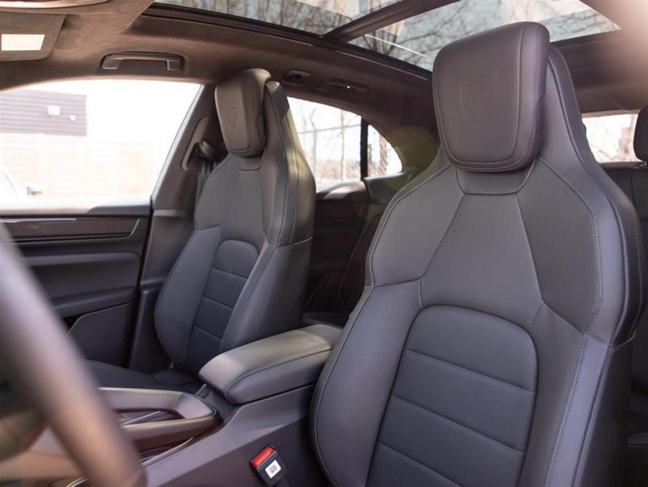 2024 Porsche Macan Electric Turbo AWD Photo