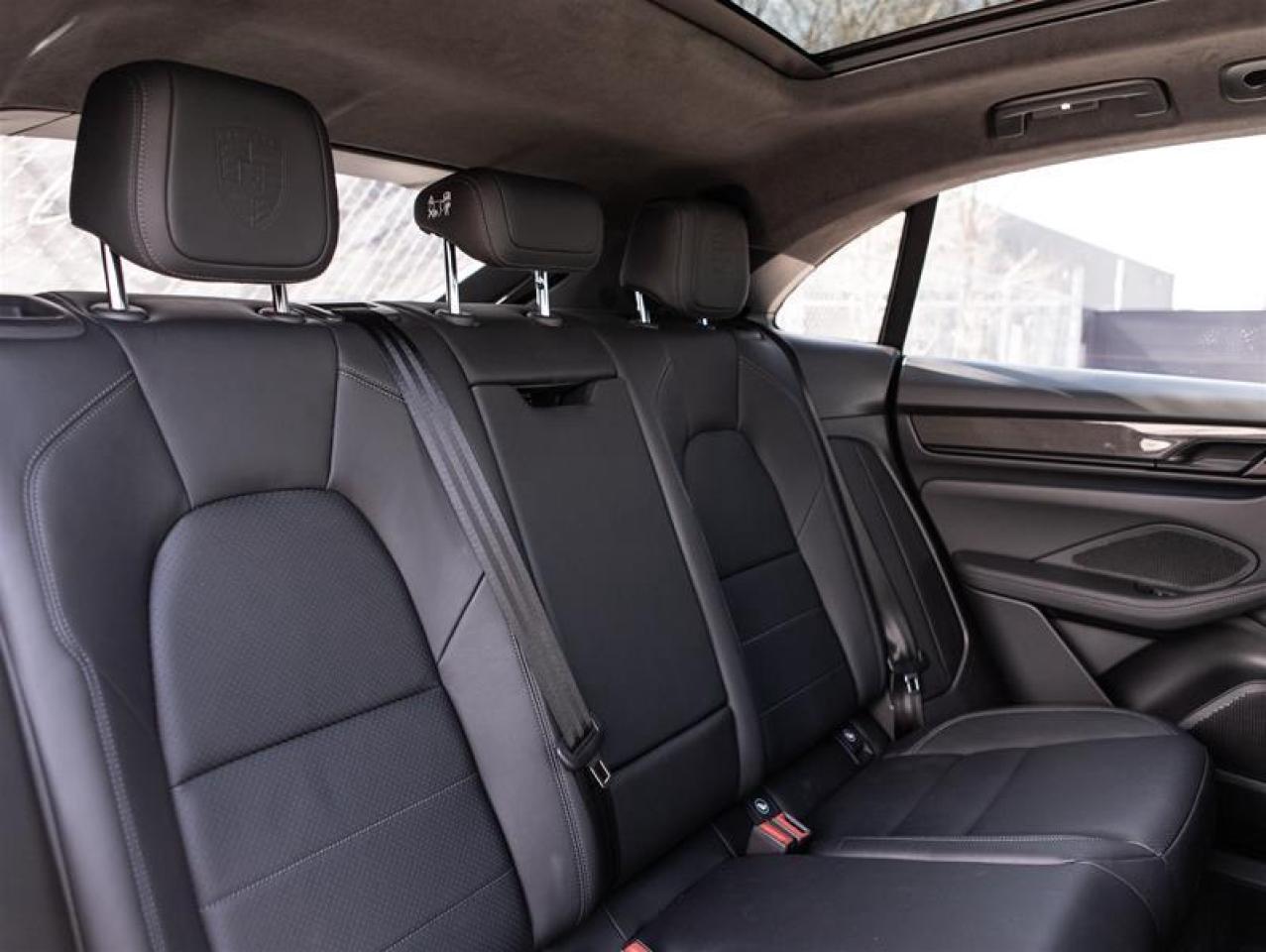 2024 Porsche Macan Electric Turbo AWD Photo